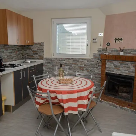 Lupo Bed & Breakfast 3*